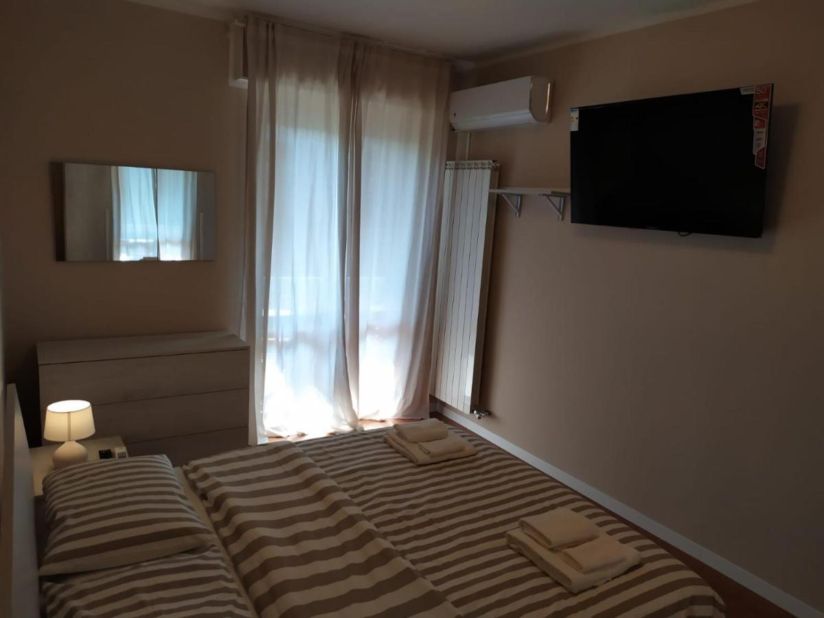 Beach House, 300 M Dal Mare, Marina Di Massa Extérieur photo