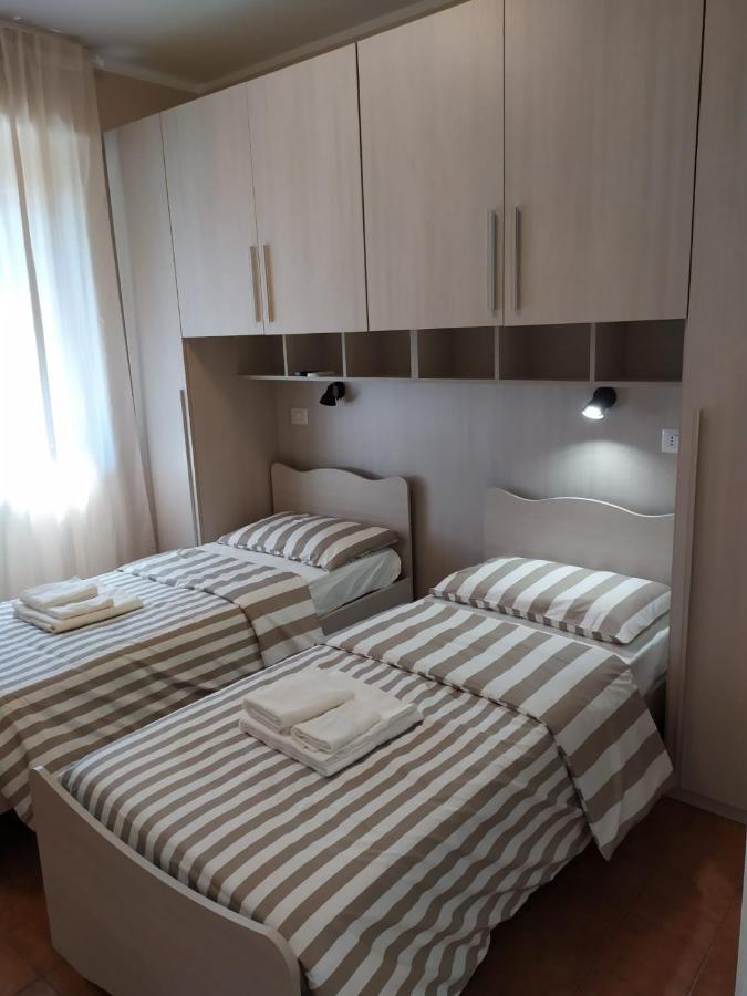 Beach House, 300 M Dal Mare, Marina Di Massa Extérieur photo