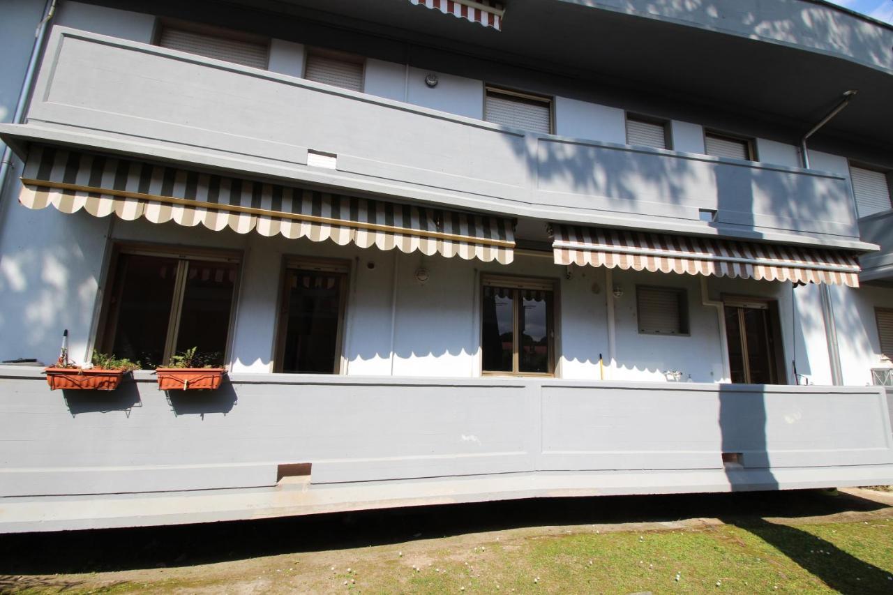 Beach House, 300 M Dal Mare, Marina Di Massa Extérieur photo
